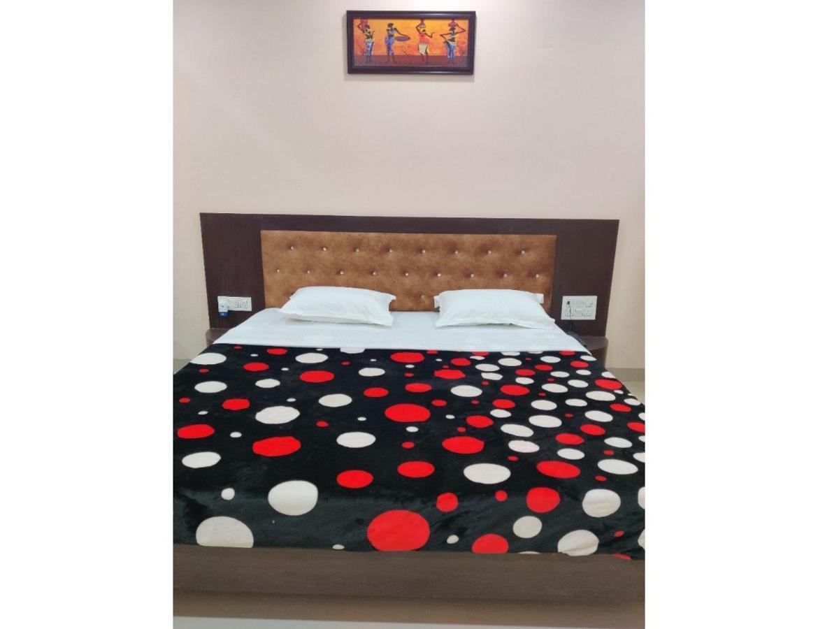 Hotel Pragati, Chanderi, Mp Εξωτερικό φωτογραφία