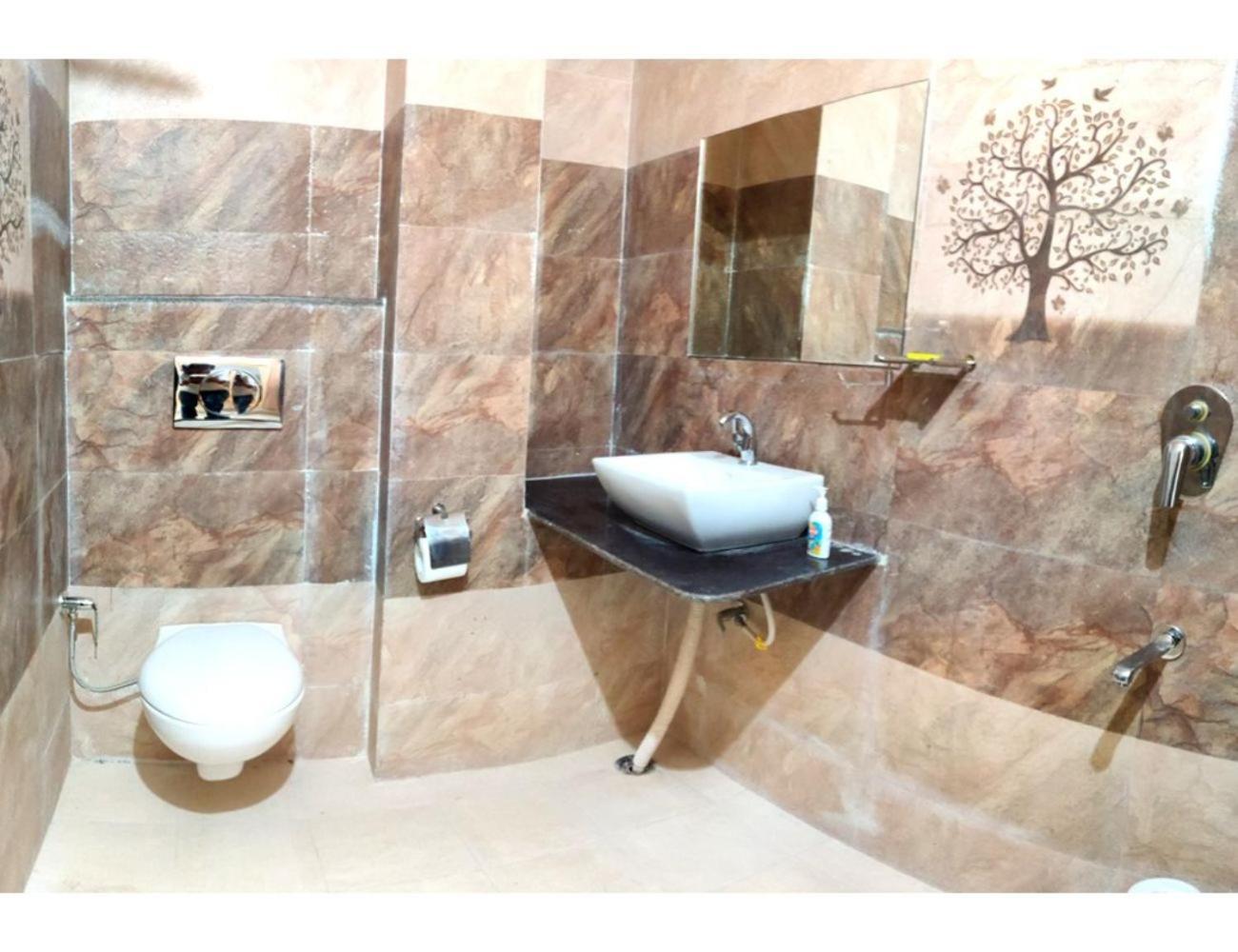 Hotel Pragati, Chanderi, Mp Εξωτερικό φωτογραφία